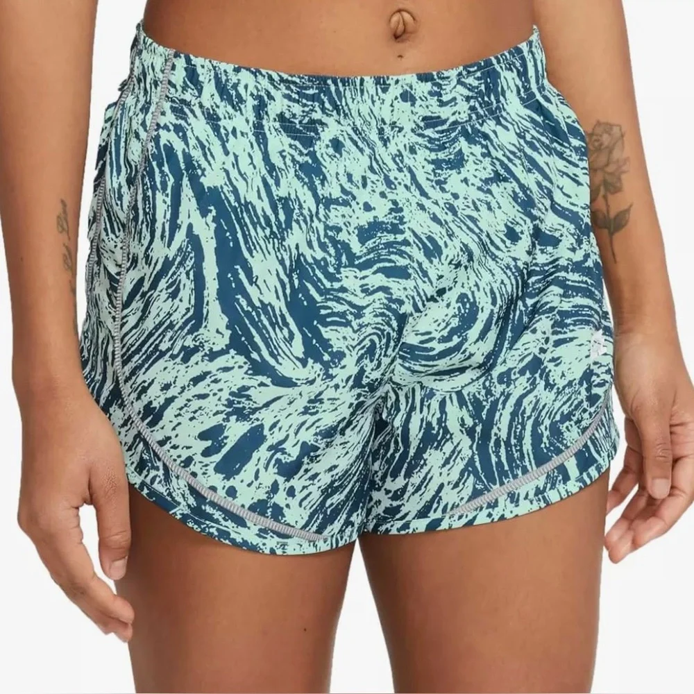 Nike Women’s Medium Running Run Shorts Blue Green
